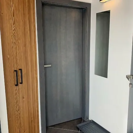 アパート Amigo Apartman *